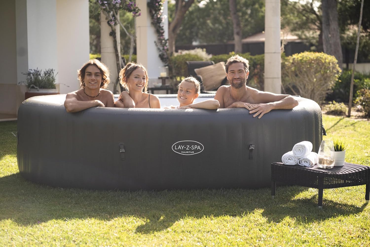 Bestway - Lay-Z-Spa Mauritius - ovale 5-7 pers WiFi Airjet - 211x257cm