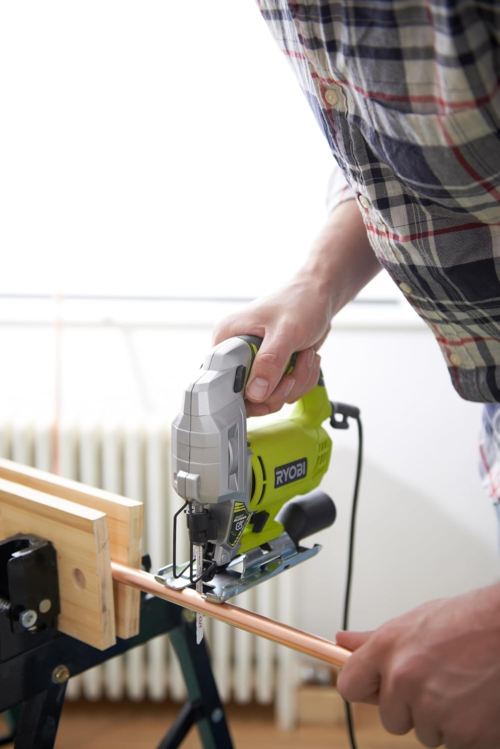 RYOBI - Scie Sauteuse 500W RJS750-G – Mouvement Pendulaire, Soufflerie Active, Changement Lame Sans Outil – Découpe Bois et Métaux