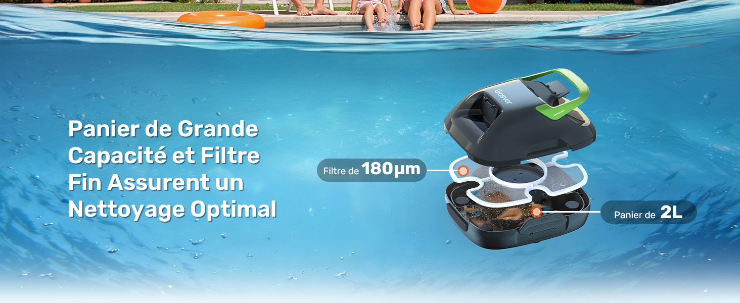 Piscine avec revêtement en vinyle offrant différentes vues. La piscine présente des bords incurvés et semble être une installation hors sol dans un jardin extérieur.