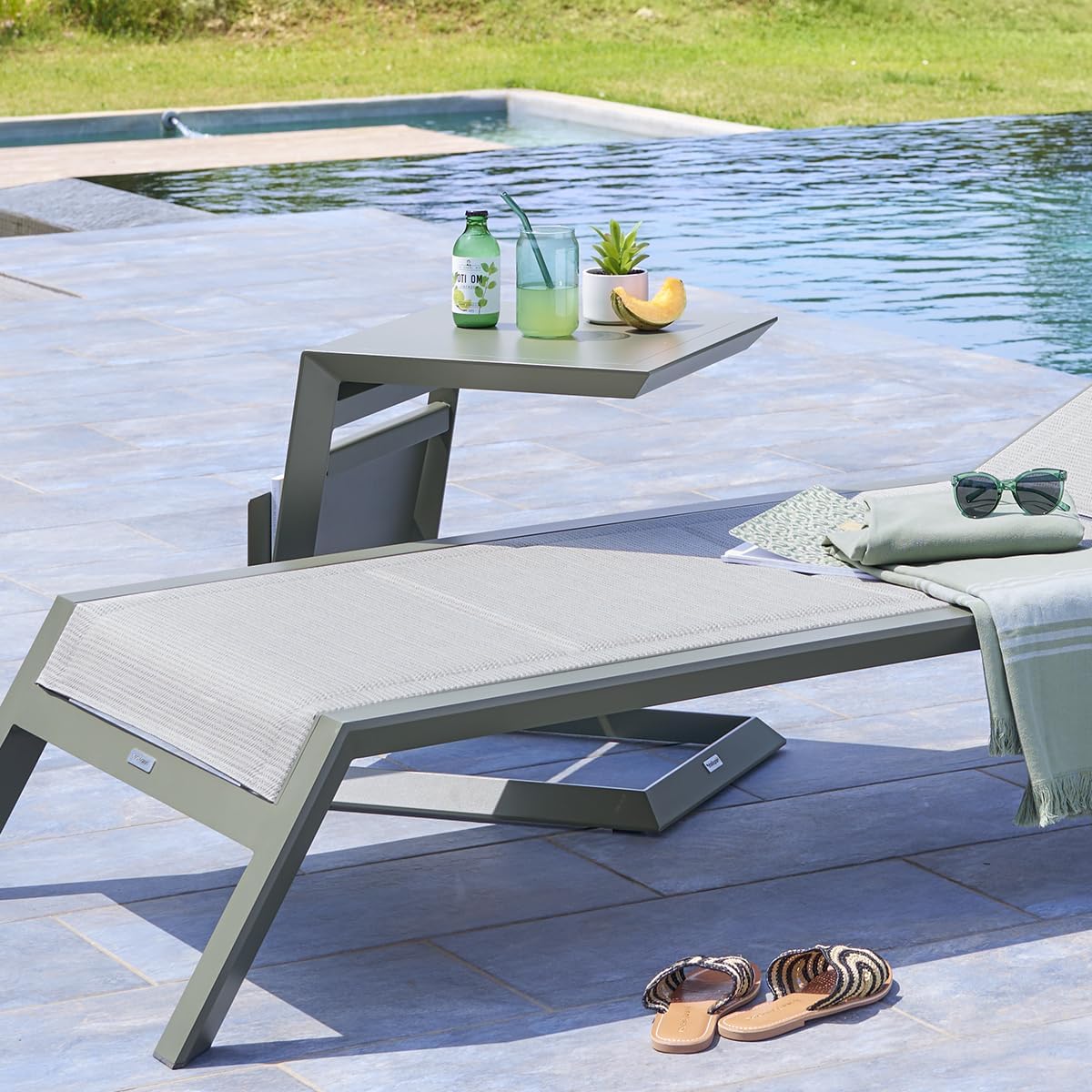 Hespéride - Table d'appoint Allure - 55x45x55 cm - Vert Laurier