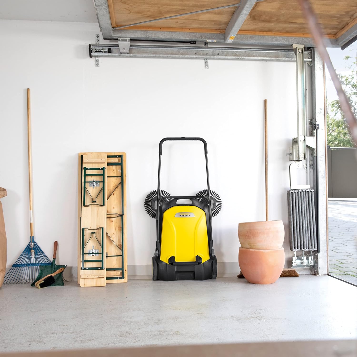 Kärcher - S 4 balai mécanique, 68cm, capacité 20L, noir/jaune - 1.766-360.0