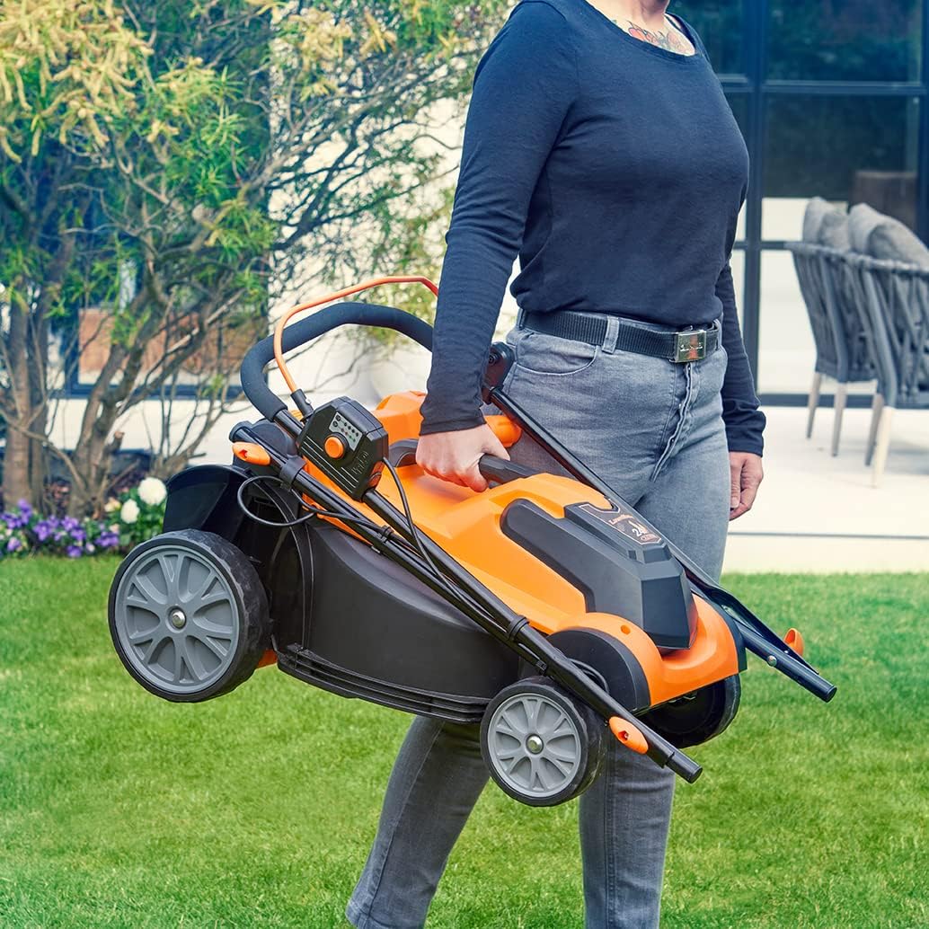LawnMaster - CLMF2437G - 37cm, 24V, 2x4.0Ah, 6 niveaux, 300m², 40L