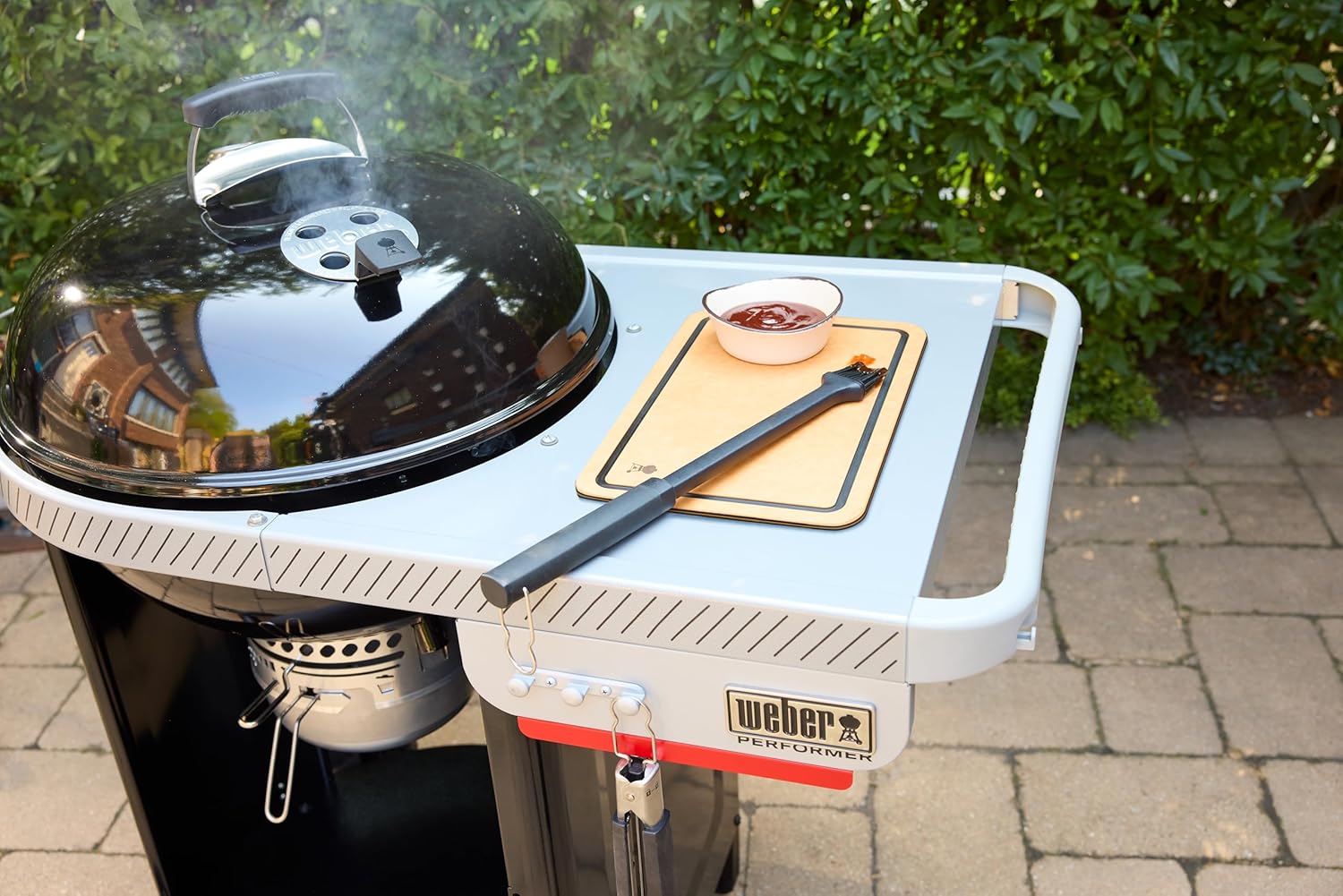 Weber - Performer série - 57 cm - barbecue charbon, couvercle acier, tablette, One-Touch, thermomètre