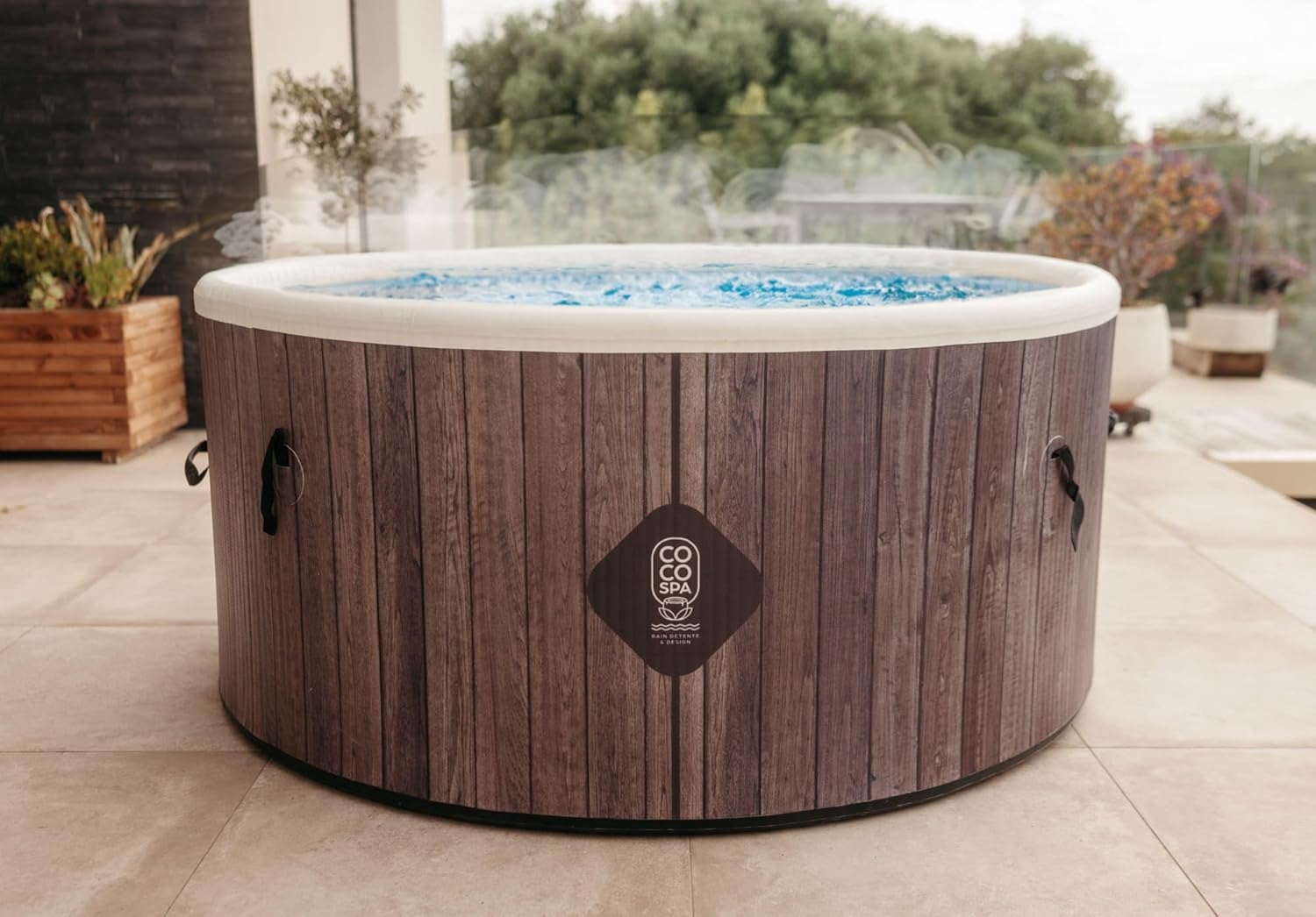 COCO SPA Helsinki Spa Gonflable - 150 cm de diamètre - 800 litres - Moteur 2240 W - 2 à 4 Personnes - Massage 140 Jets