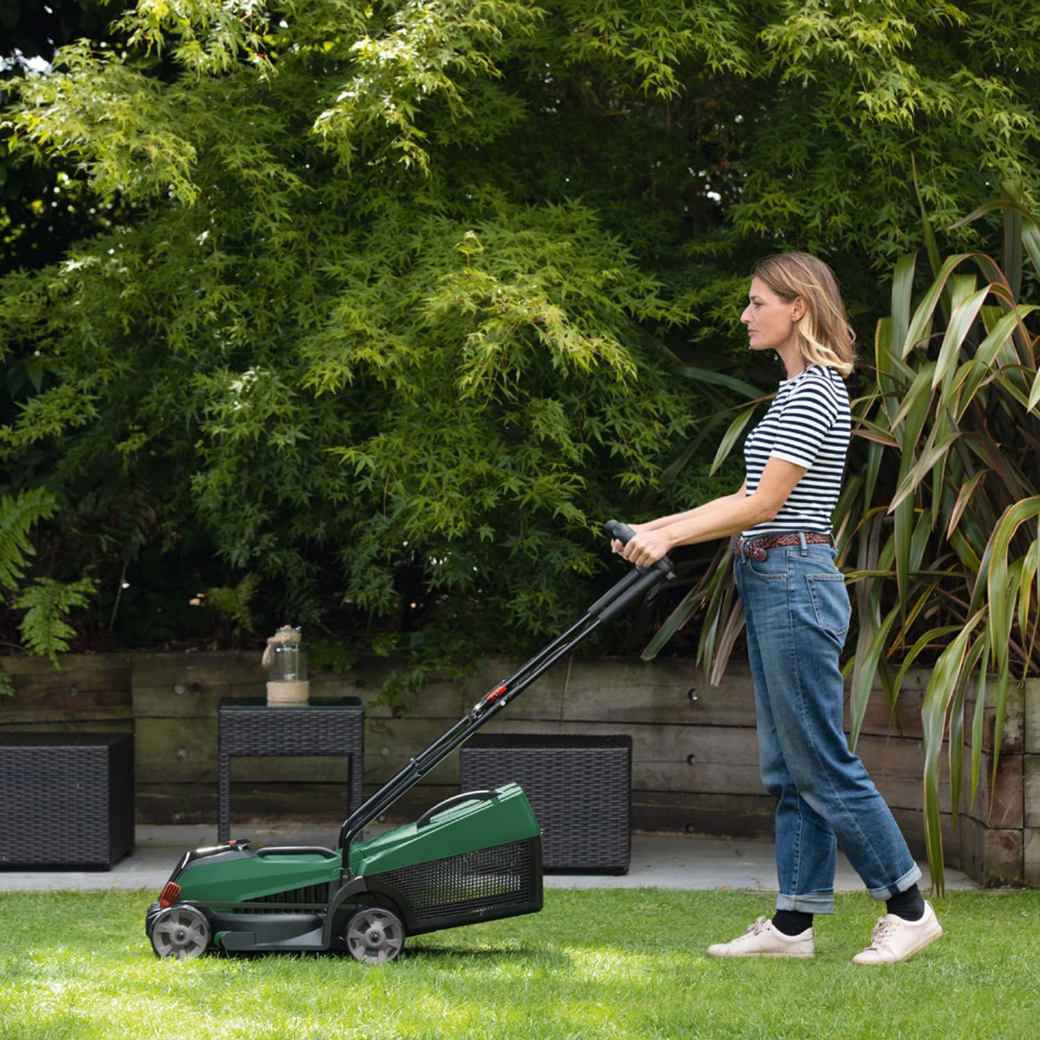 Bosch - CityMower série 18V - 32 cm - Sans fil, Brushless, jusqu’à 300 m² 18V-32-300