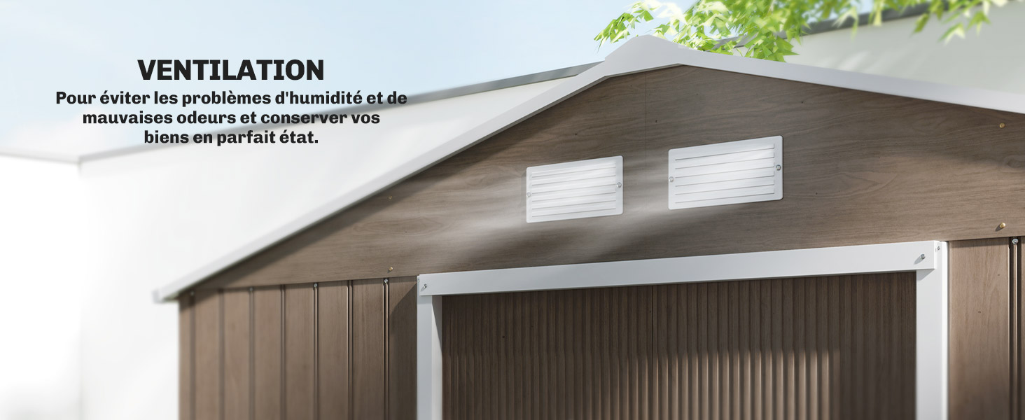 Le texte indique « VENTILATION ». Photographie architecturale montrant l'extérieur d'un bâtiment dont les éléments de ventilation sont visibles le long de la ligne de toit.