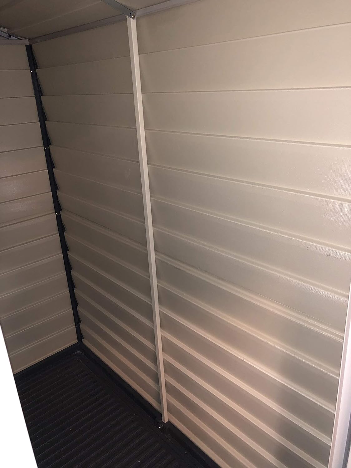 Duramax EverMore 4 x 6 (1.99 m²) Abri de jardin en plastique, solution de stockage extérieur ignifuge et tout temps, avec plancher en plastique, abri en vinyle sans entretien, Adobe & Grey