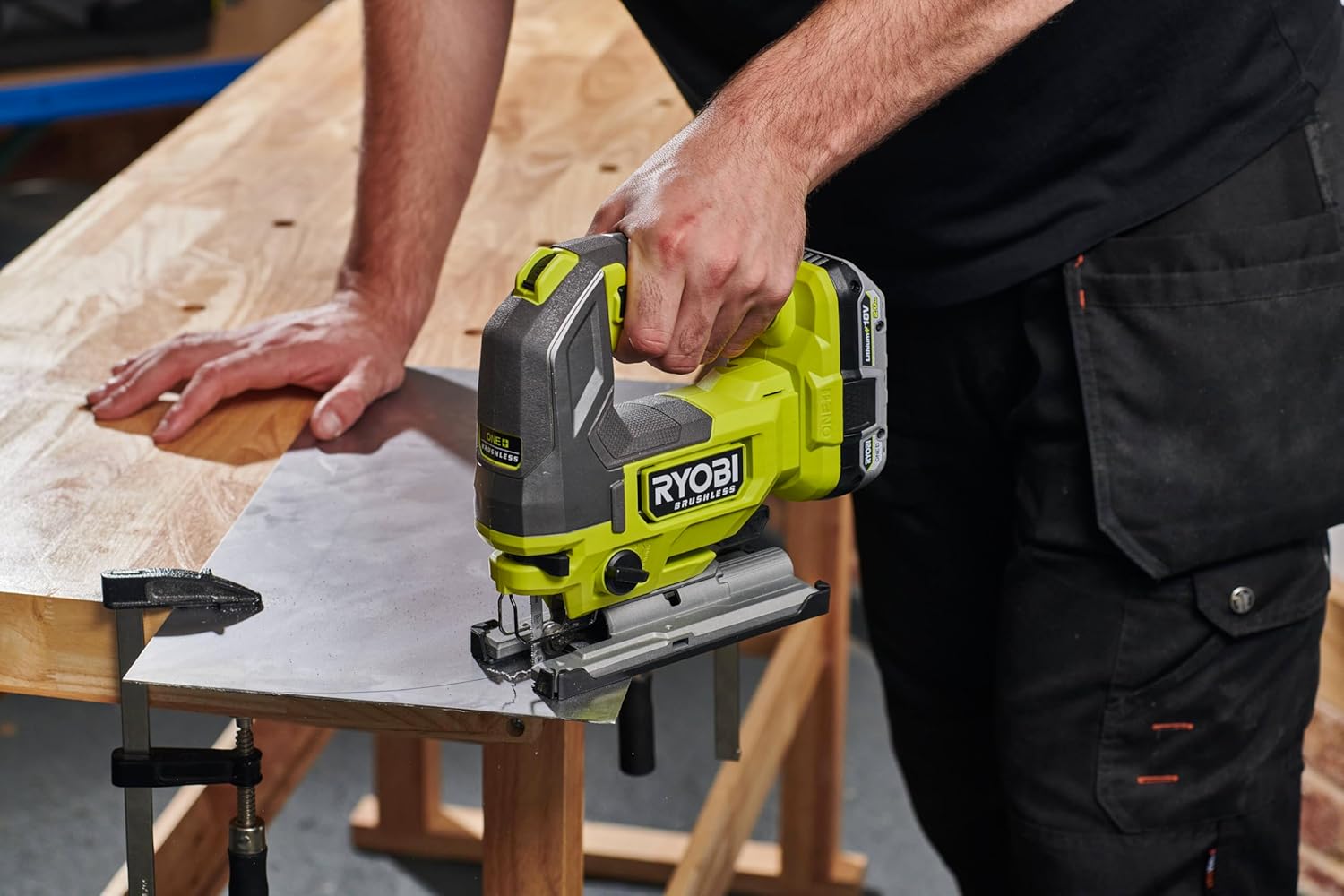 Ryobi - Scie sauteuse brushless 18V, design champignon, coupes courbes précises - RJS18BL-0