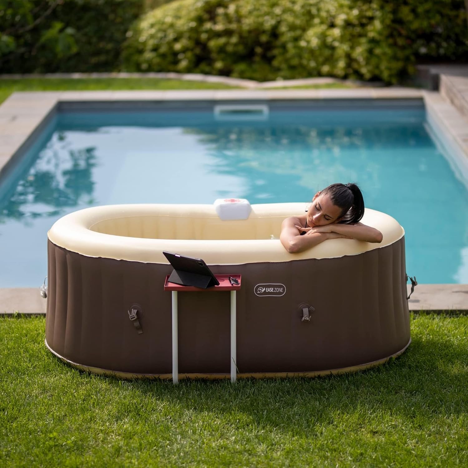 Ease.Zone - Bain à remous Ovale - 190x120x65 cm - Pompe 30 W, 550 L
