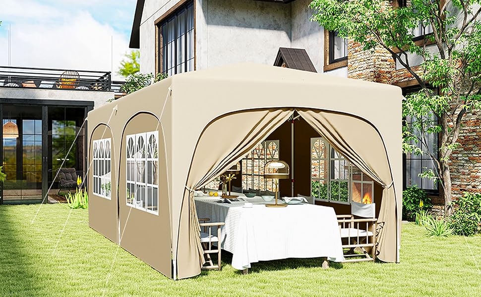 Série de photos extérieures montrant une grande tente d'événement beige ou une structure à baldaquin installée sur une pelouse.