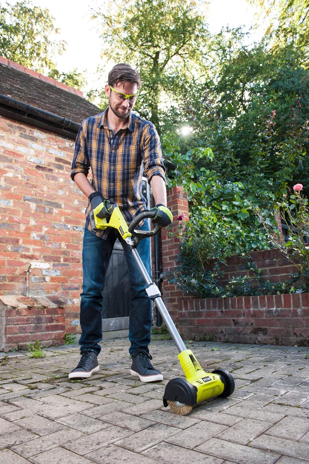 Ryobi - Nettoyeur de joints One+ 18V - Brosse métallique 11,5cm, efficace pour terrasse et carrelage - RY18PCA-0