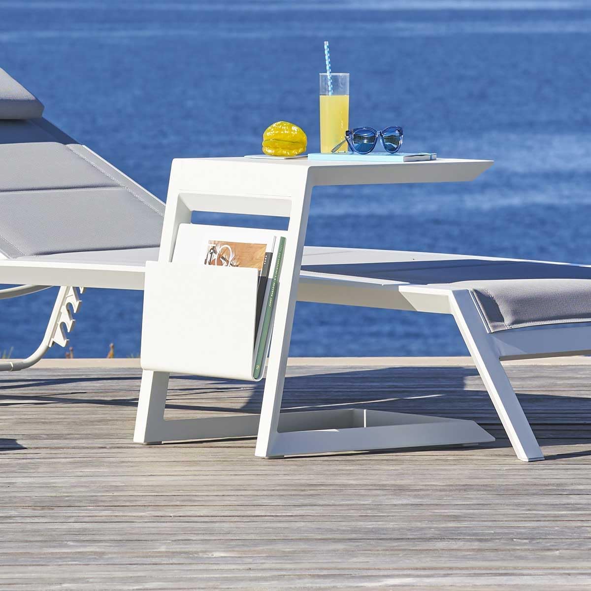 Hespéride - table d'appoint Allure - 50x50 cm - acier blanc