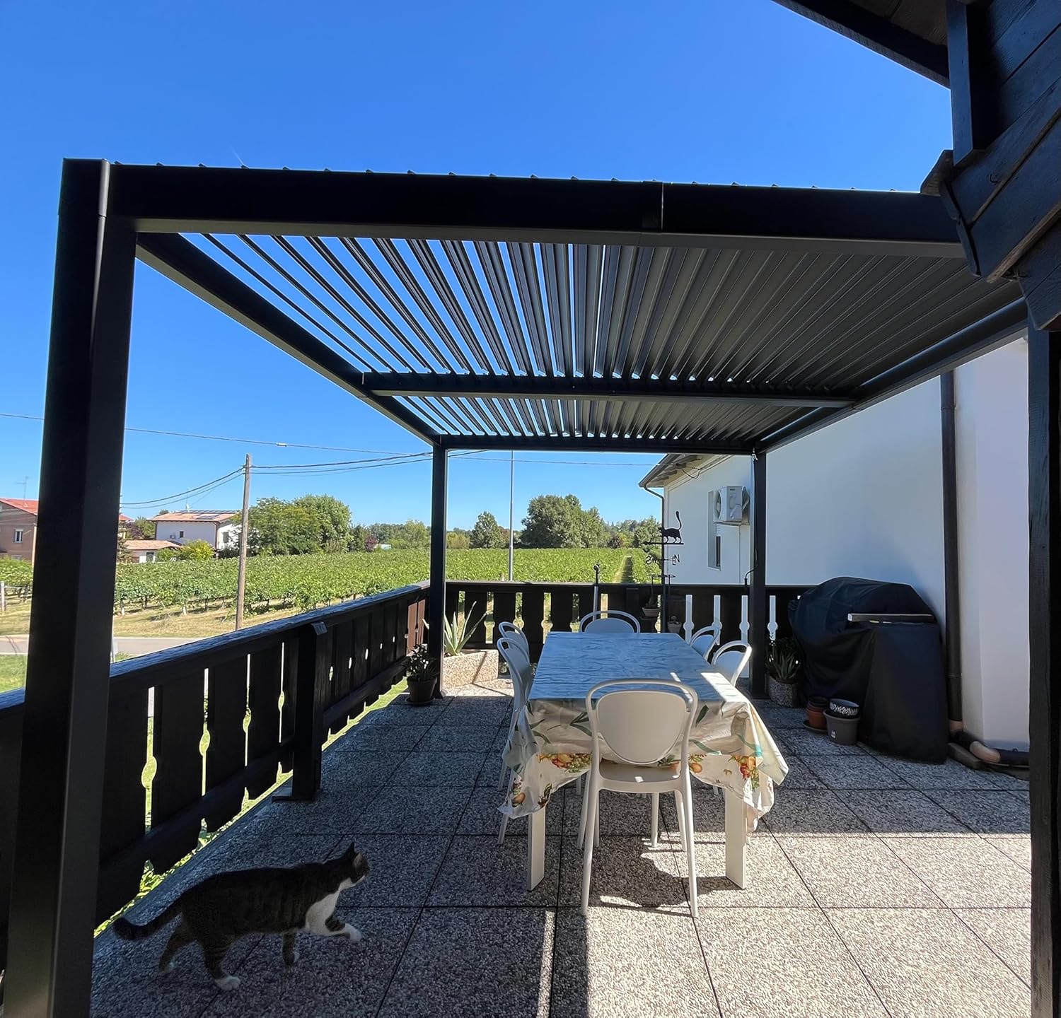 PURPLE LEAF - pergola bioclimatique - 3x3,65m - aluminium, lames orientables, gris