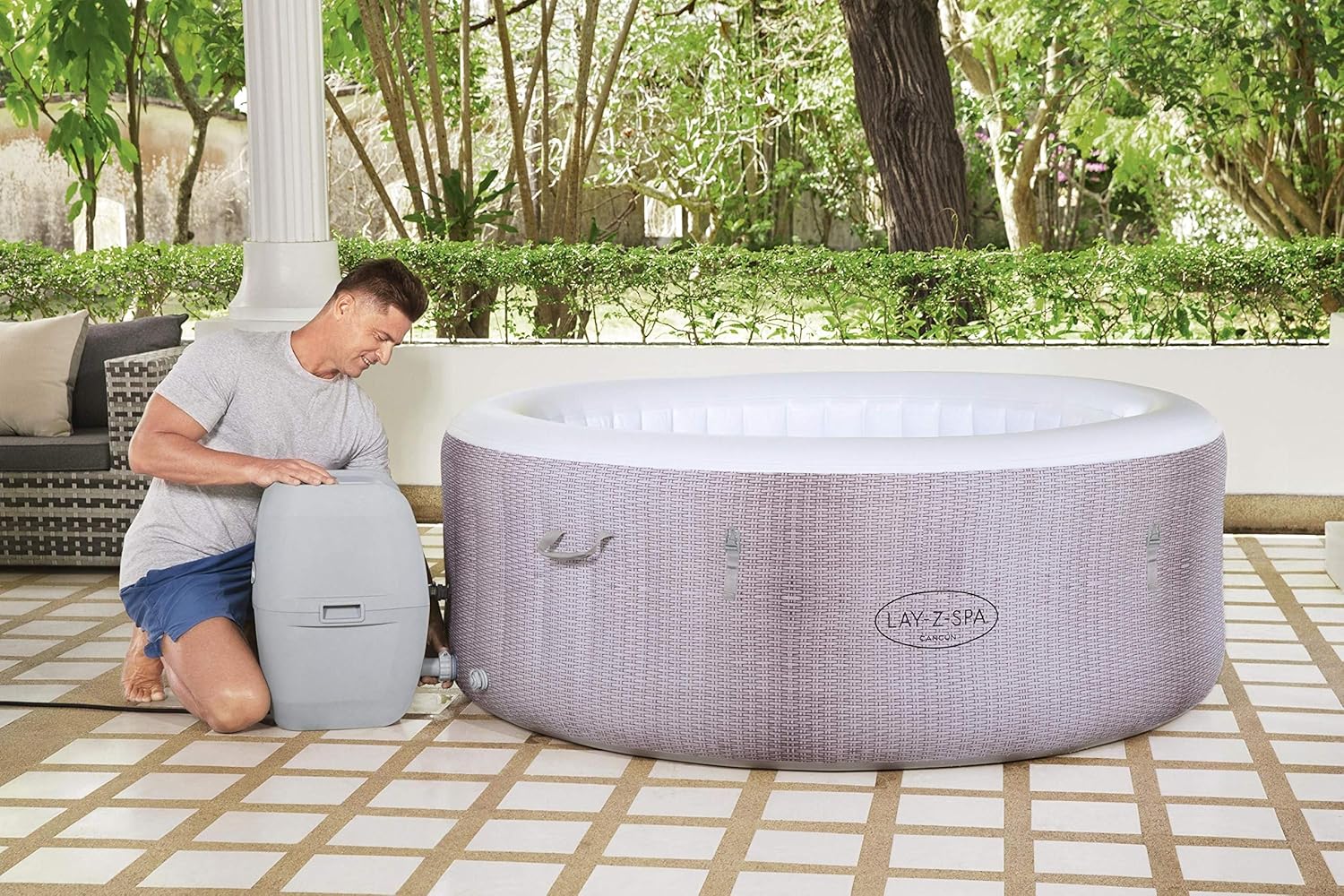 Spa Gonflable Lay-Z-Spa® Cancun Airjet Rond 2 à 4 Personnes, 180 x 66 cm, 120 Jets d'air, Couverture Isolante, Filtration à Cartouche, diffuseur Chemconnect