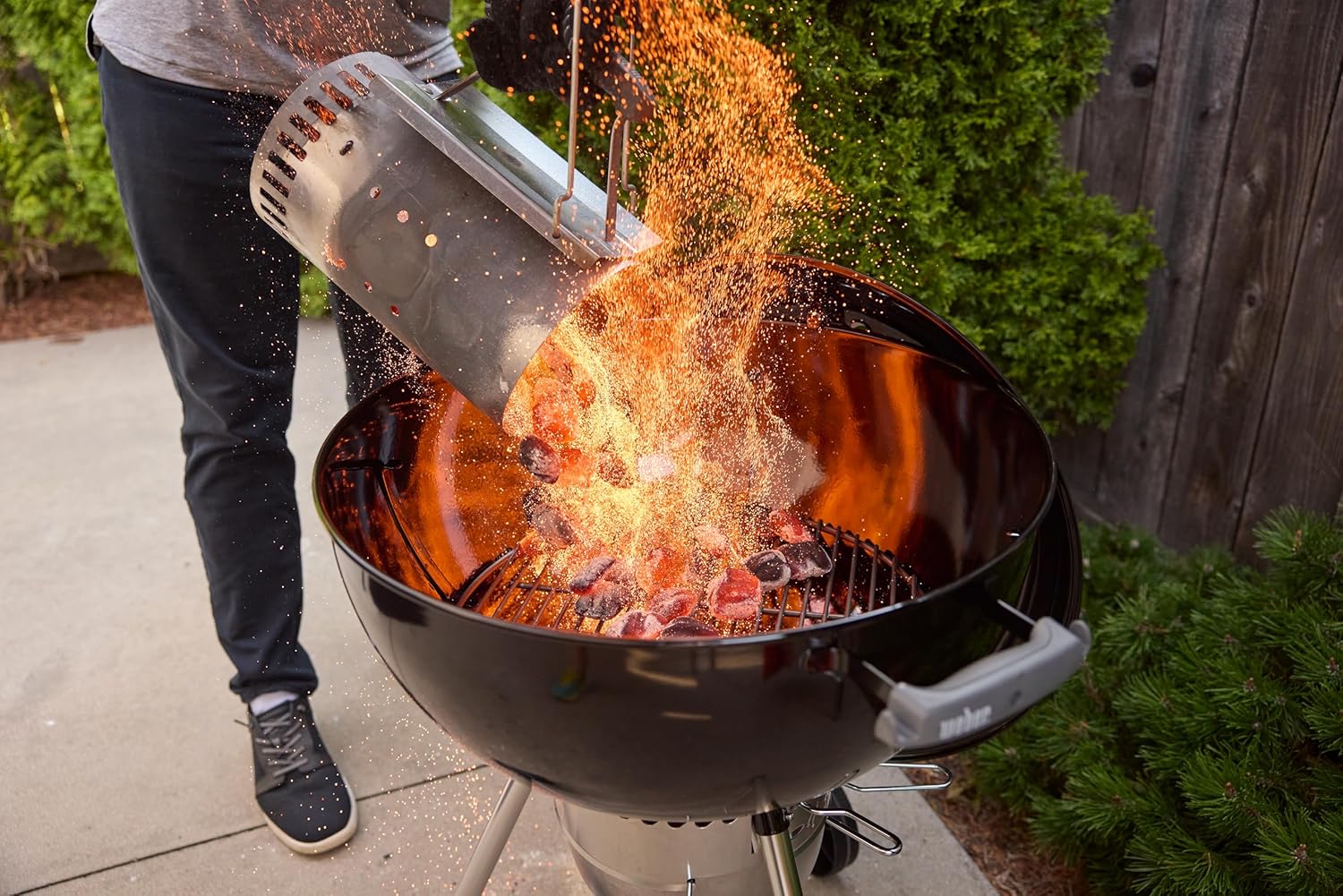 Weber - Original Kettle Premium - 57 cm - barbecue charbon, nettoyage One-Touch, thermomètre intégré