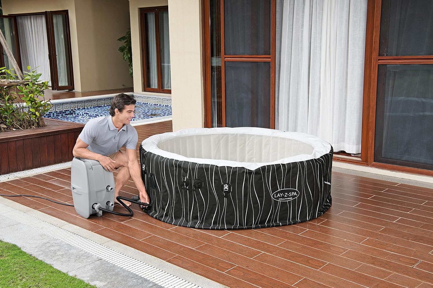 Bestway - LAY-Z-SPA Hollywood - 196x66cm - 4-6 personnes, Airjet