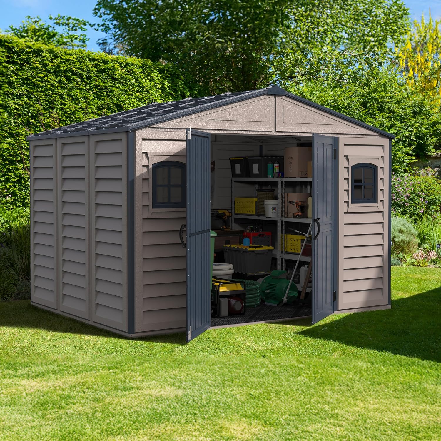 Abri de jardin Duramax WoodBridge II PLUS - 10.5 x 8 (7.64 m²) - Plastique, kit fondation, 2 fenêtres, toit métal, sans 
