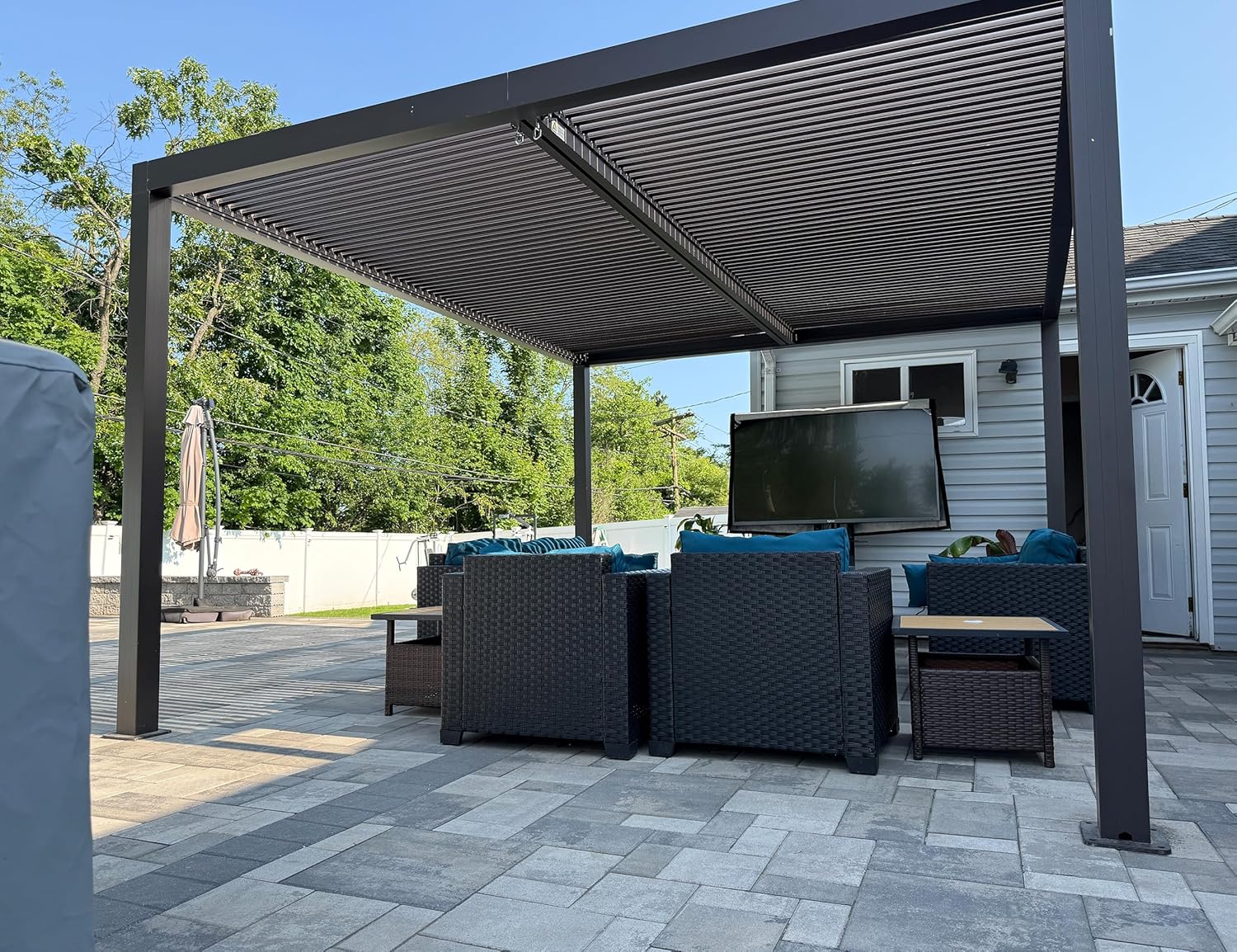 PURPLE LEAF - Pergola aluminium bioclimatique 4,8x3m, lames orientables, persiennes fixes, gris
