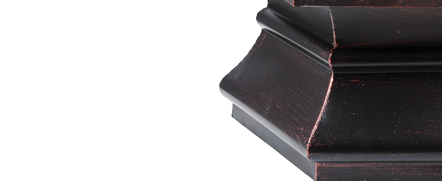 Plusieurs vues d'un appareil électronique sombre ou d'un ordinateur portable sur une surface en bois, mettant en évidence différents angles et caractéristiques.