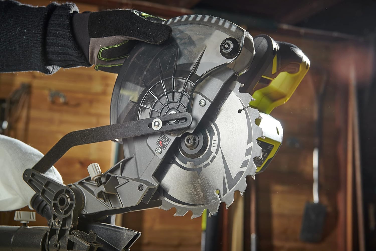 Ryobi - ONE+ radial scie à onglets 190 mm 18V, coupe 50x250 mm - RMS18190-0