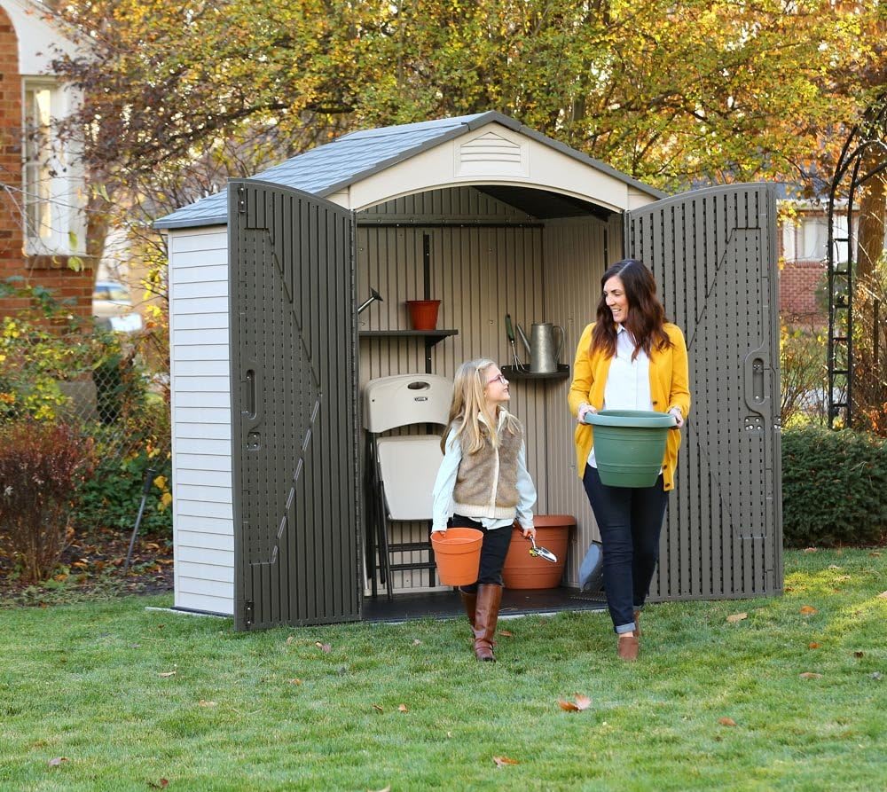 Lifetime - Abri de jardin série Tan - 132,7x204,4x227,9 cm - robuste, spacieux