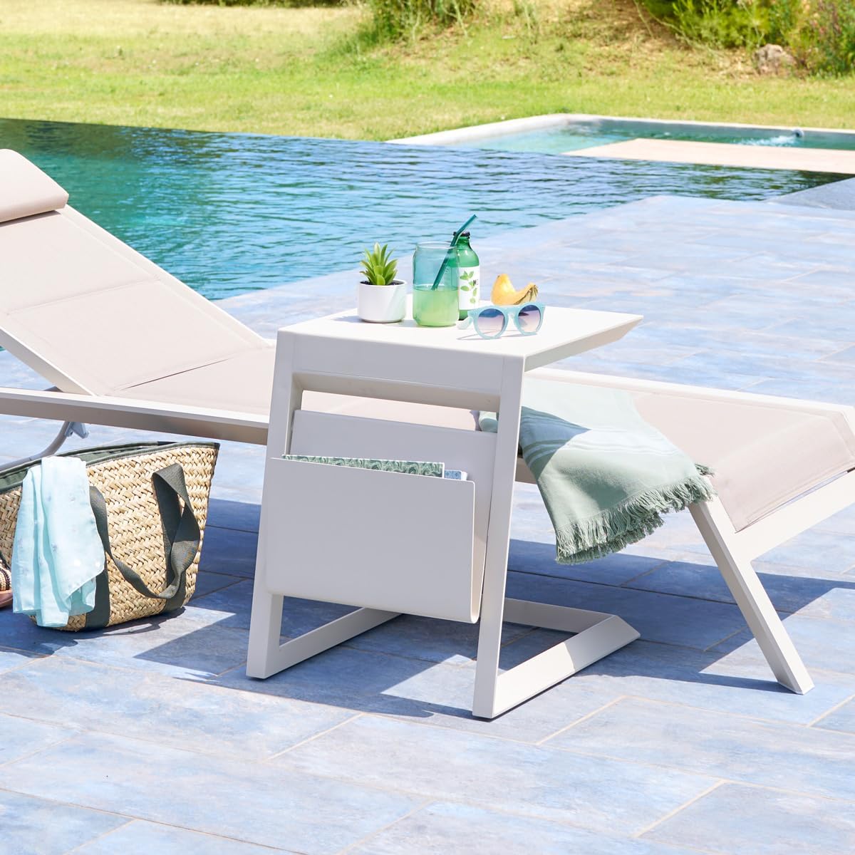 Hespéride - Allure table de jardin carrée 55x45x55cm aluminium argile