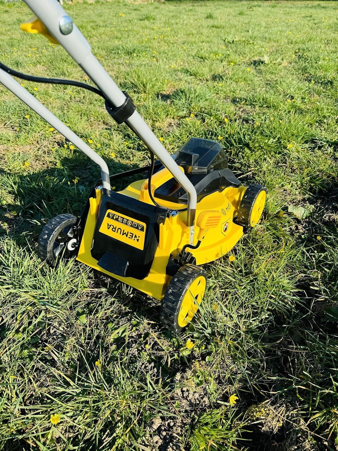 Nemura - Tondeuse Brushless 32cm, 3 hauteurs, bac 30L, 40V, batterie 4Ah