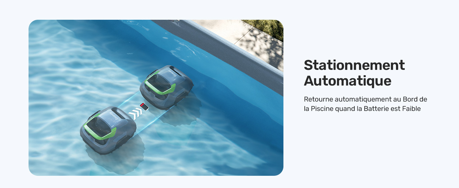 Le texte indique « Stationnement automatique ». Série d'images montrant un robot nettoyeur de piscine à l'œuvre dans l'eau bleue d'une piscine sous différents angles.