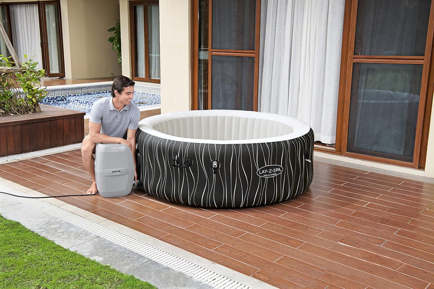 Bestway - LAY-Z-SPA Hollywood - 196x66cm - 4-6 personnes, Airjet