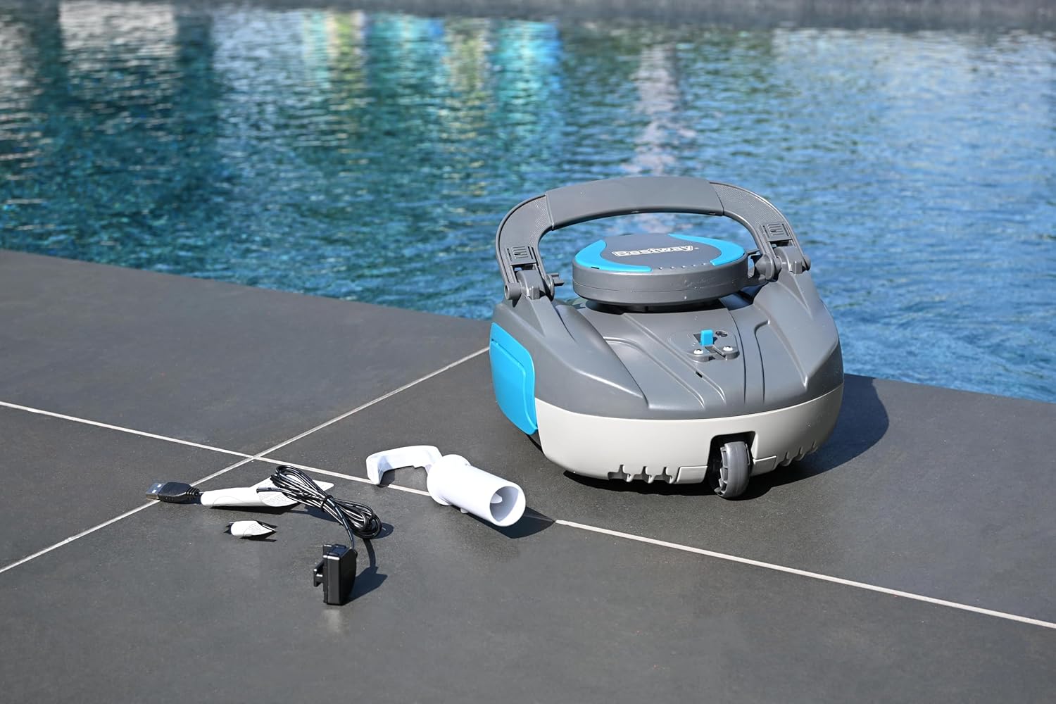 Bestway - Cristal - 10 m² max - robot piscine rechargeable, fond plat