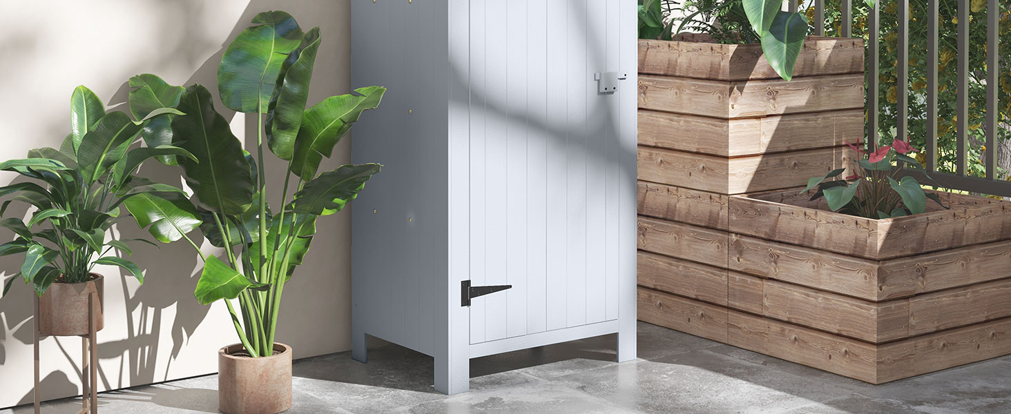 Image composite montrant des plantes d'intérieur en pot, une porte ou une armoire blanche et des parterres de jardin surélevés en bois sur un balcon ou une terrasse