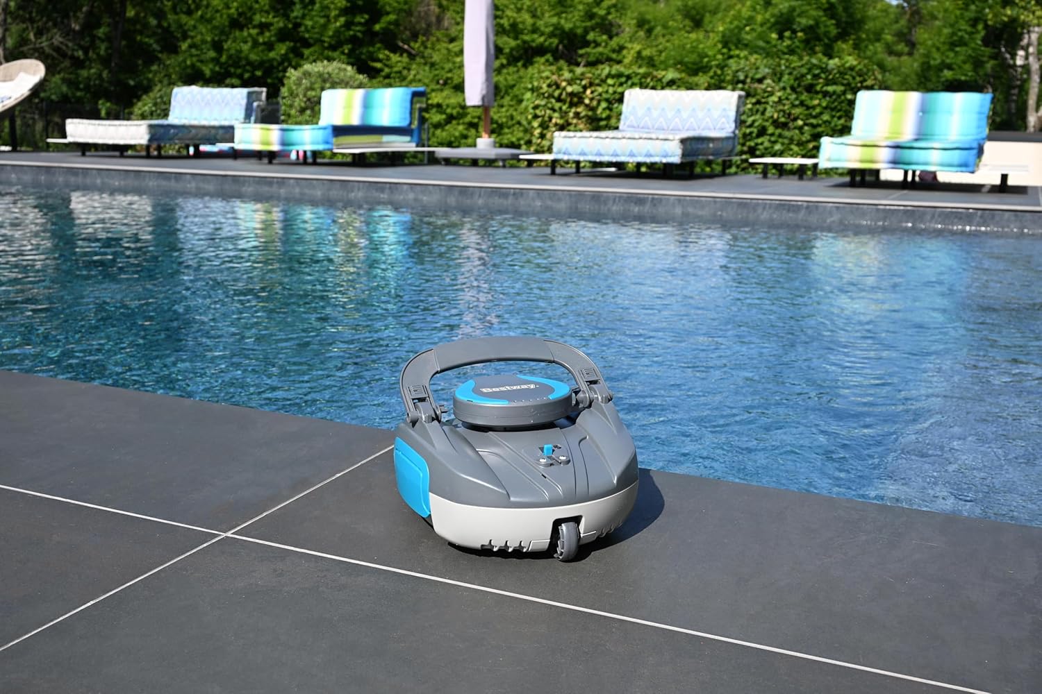 Bestway - Cristal - 10 m² max - robot piscine rechargeable, fond plat