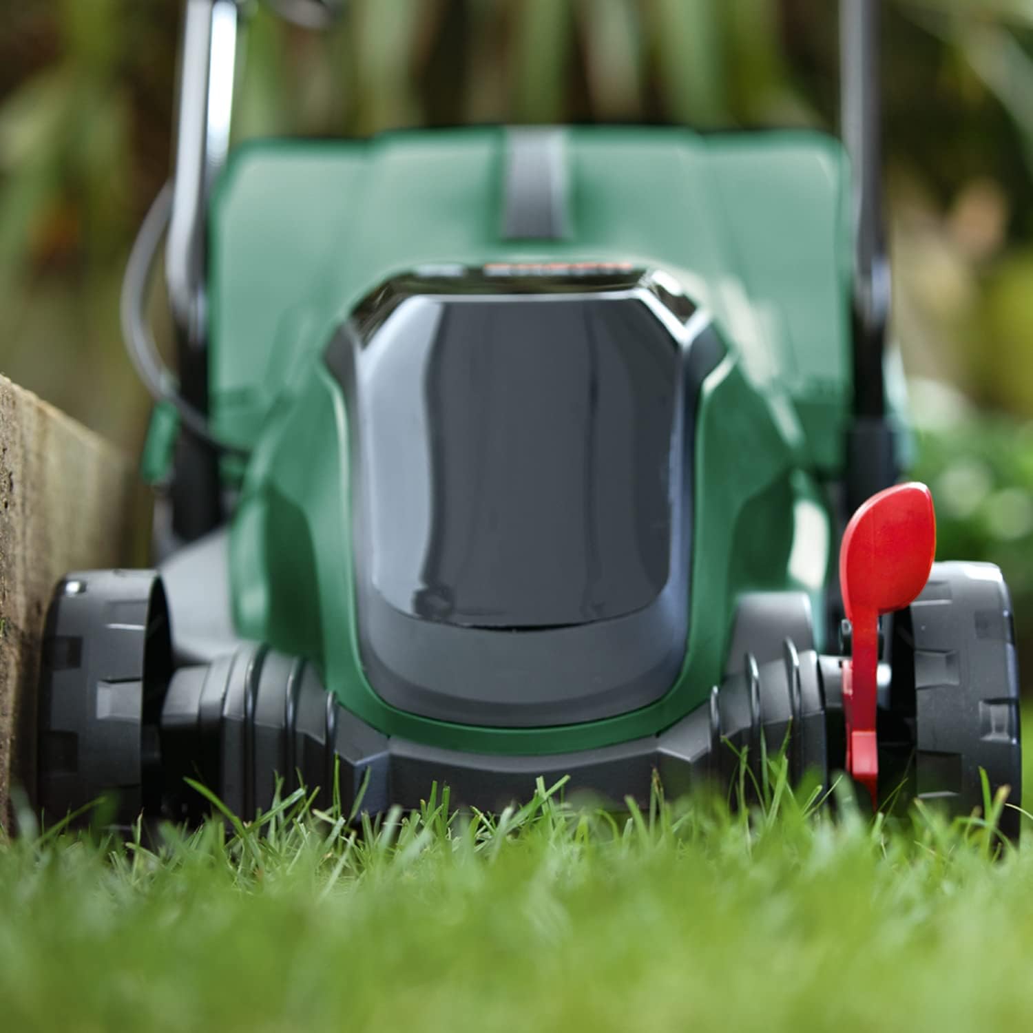Bosch - CityMower série 18V - 32 cm - Sans fil, Brushless, jusqu’à 300 m² 18V-32-300