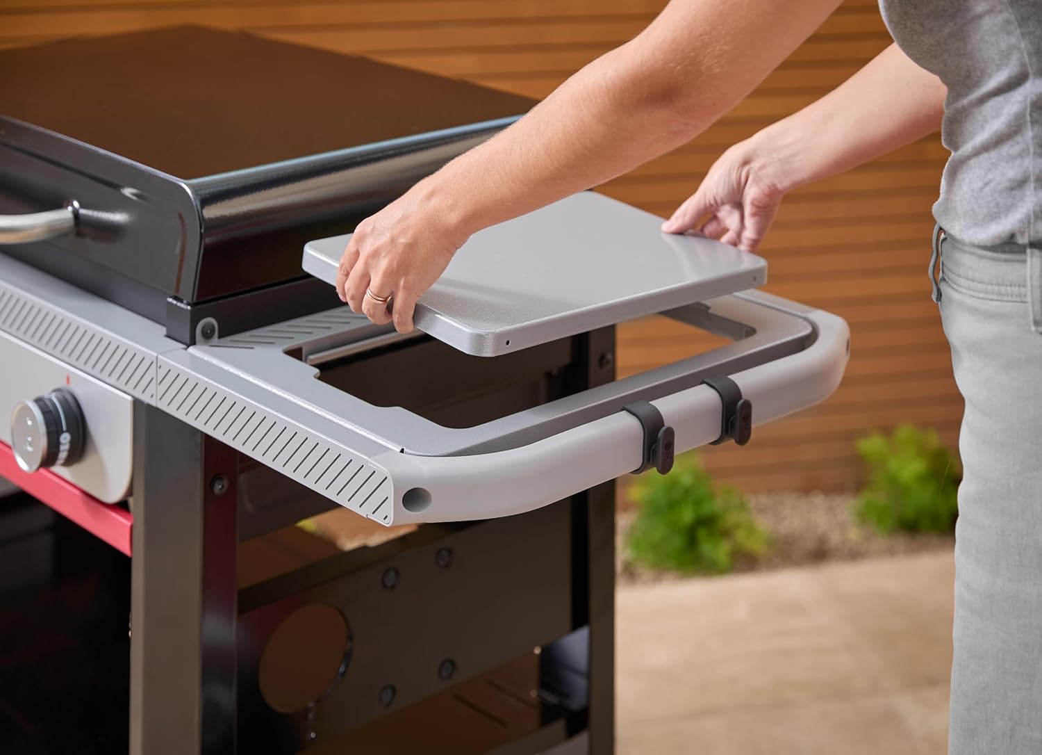 Weber - Plancha Premium - 71 cm - 3 brûleurs, surface émaillée, chaleur homogène, GPD71