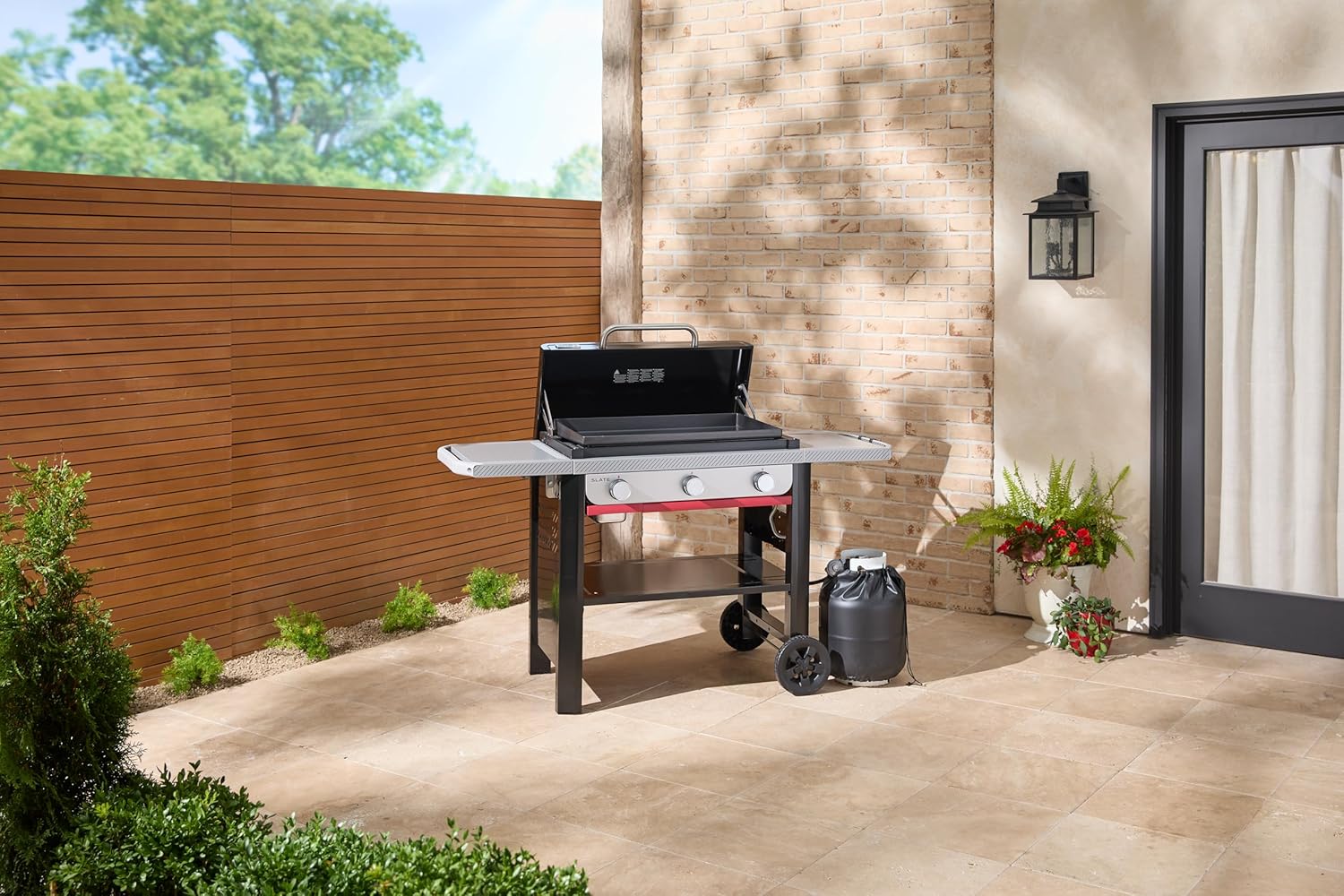 Weber - Plancha Premium - 71 cm - 3 brûleurs, surface émaillée, chaleur homogène, GPD71