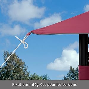 la balançoire est fixée en haut de la balançoire.