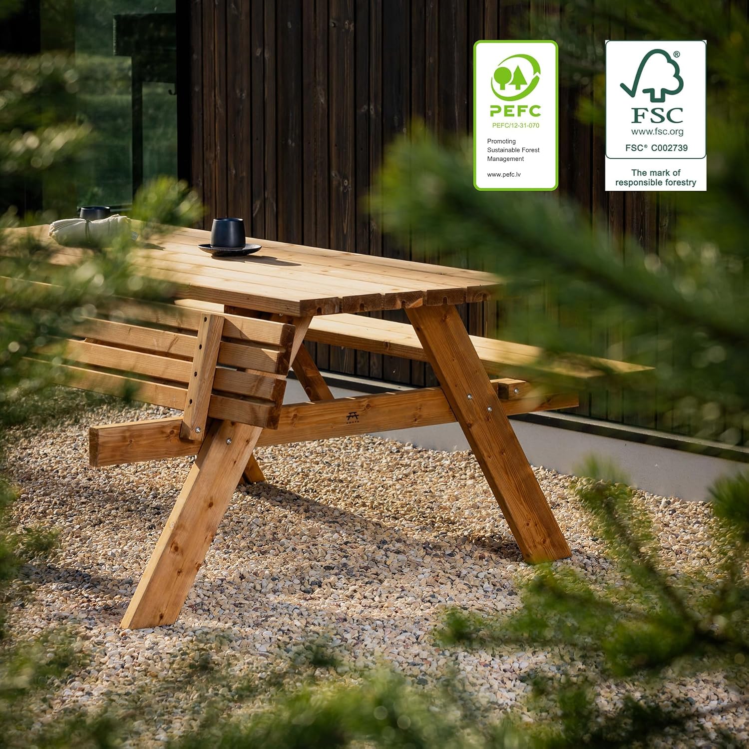 Amata - Table classique UNGURS - bois extérieur pliant - résistante intempéries