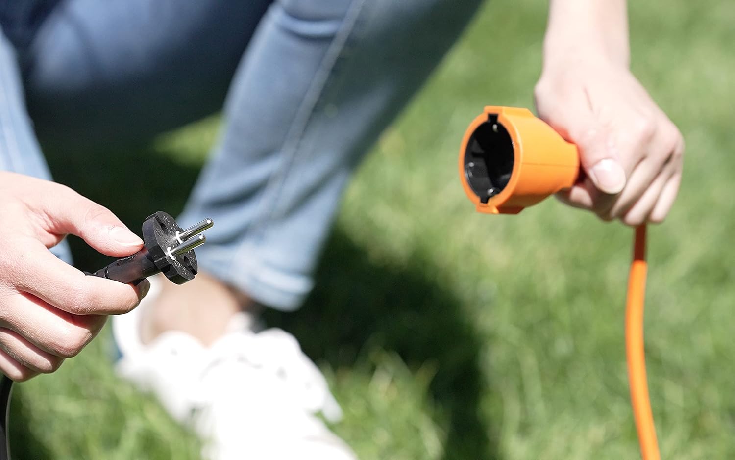 Goodyear - Tondeuse à Gazon Électrique Filaire 1200W, Largeur de Coupe 32cm, Hauteur Réglable (3 Positions), Bac de Ramassage 30L, Idéal pour Petits Jardins et Pelouses, Légère et Compacte