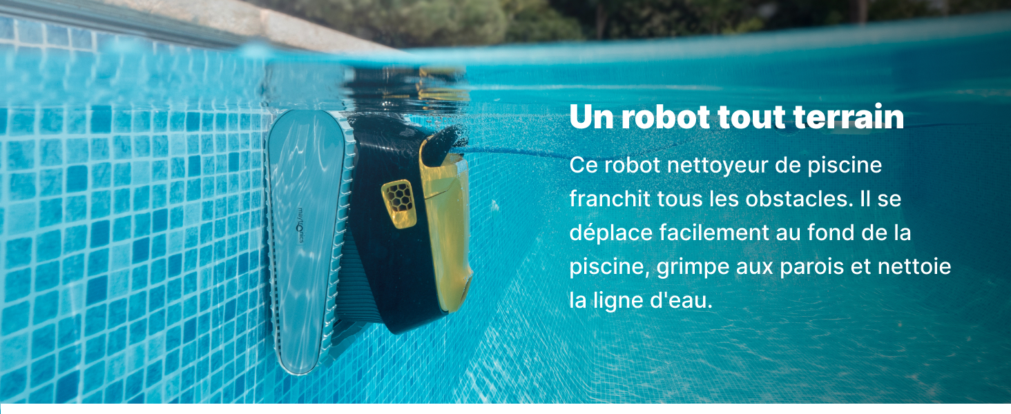 en action. Fond d'eau bleu. Le texte français le décrit comme un robot tout-terrain qui nettoie le fond, les parois et la ligne de flottaison de la piscine