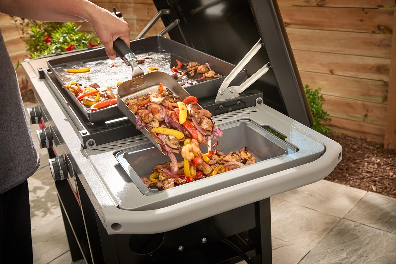 Weber - Plancha Premium - 71 cm - 3 brûleurs, surface émaillée, chaleur homogène, GPD71