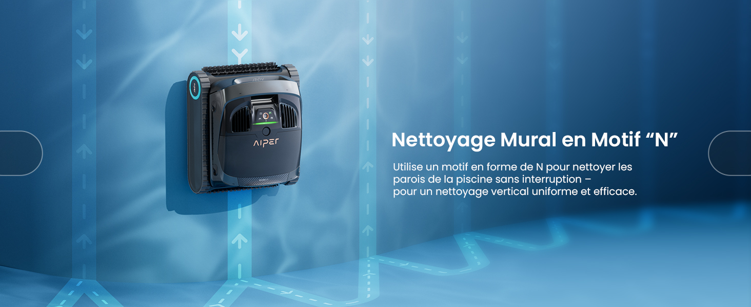 Le texte se lit comme suit : « Nettoyage mural en motif « N » et « Utilise pour et le côté N pour nettoyer les surfaces métalliques et protéger par sa surface lisse et plate ». Appareil photo compact foncé sur fond texturé bleu.