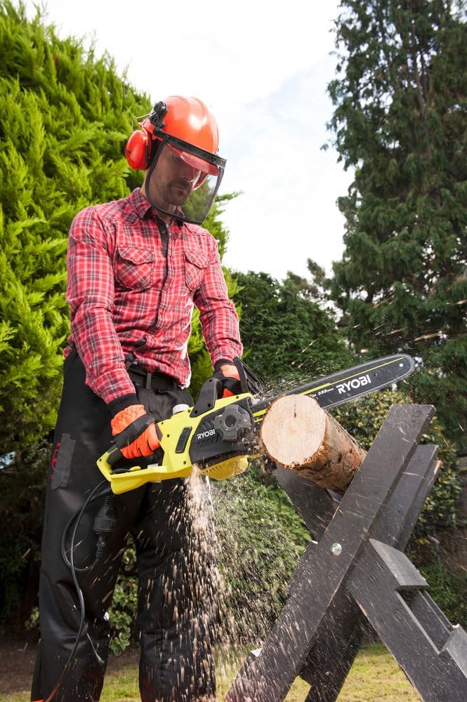 RYOBI - Tronçonneuse électrique 2300 W - 40 cm - Interrupteur de sécurité - Pompe à huile automatique - griffe d'abattage en métal, tendeur de chaîne sans outil - RC2340B