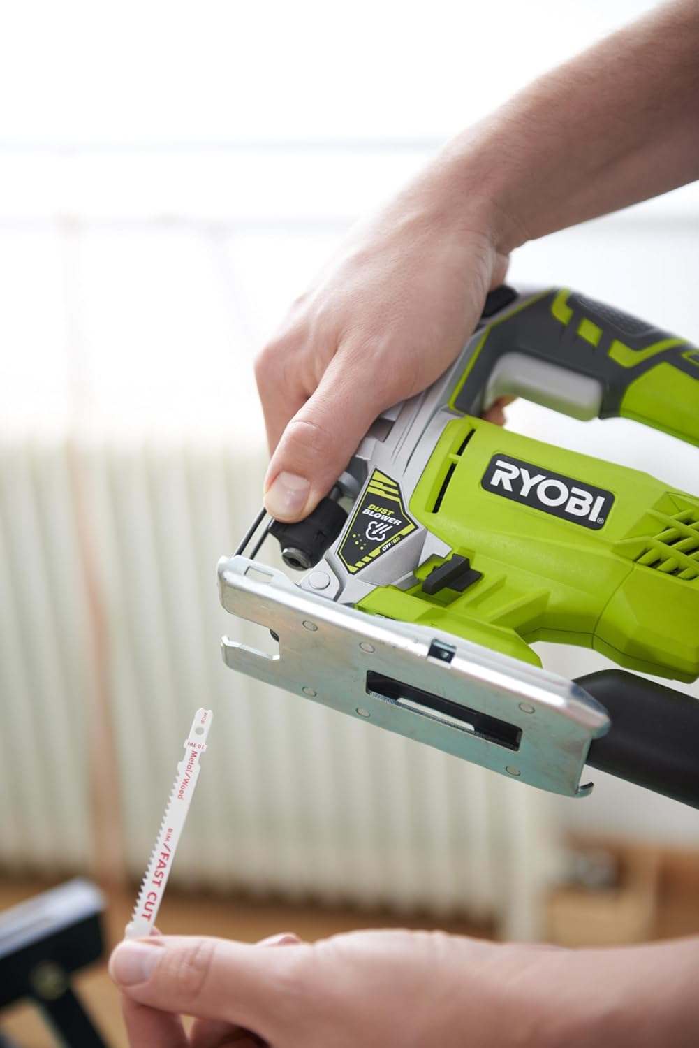 RYOBI - Scie Sauteuse 500W RJS750-G – Mouvement Pendulaire, Soufflerie Active, Changement Lame Sans Outil – Découpe Bois et Métaux