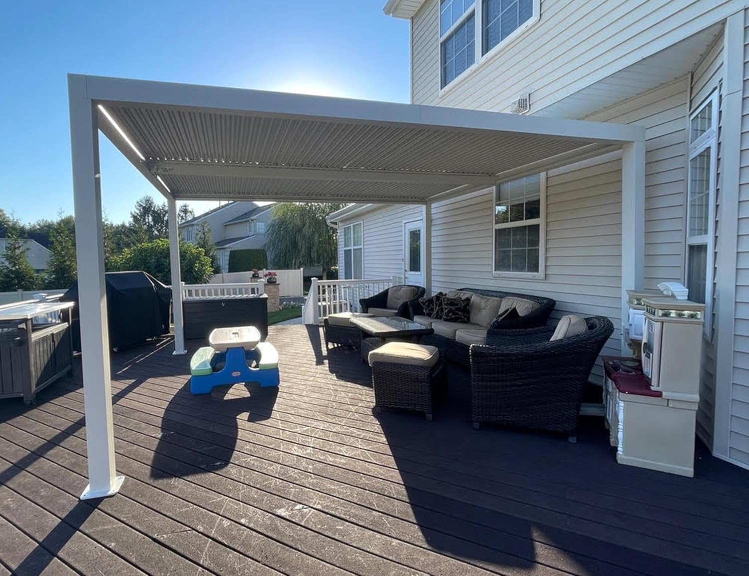 PURPLE LEAF - pergola bioclimatique - 4,6x3,3 m - alu, lames orientables, éclairage intégré