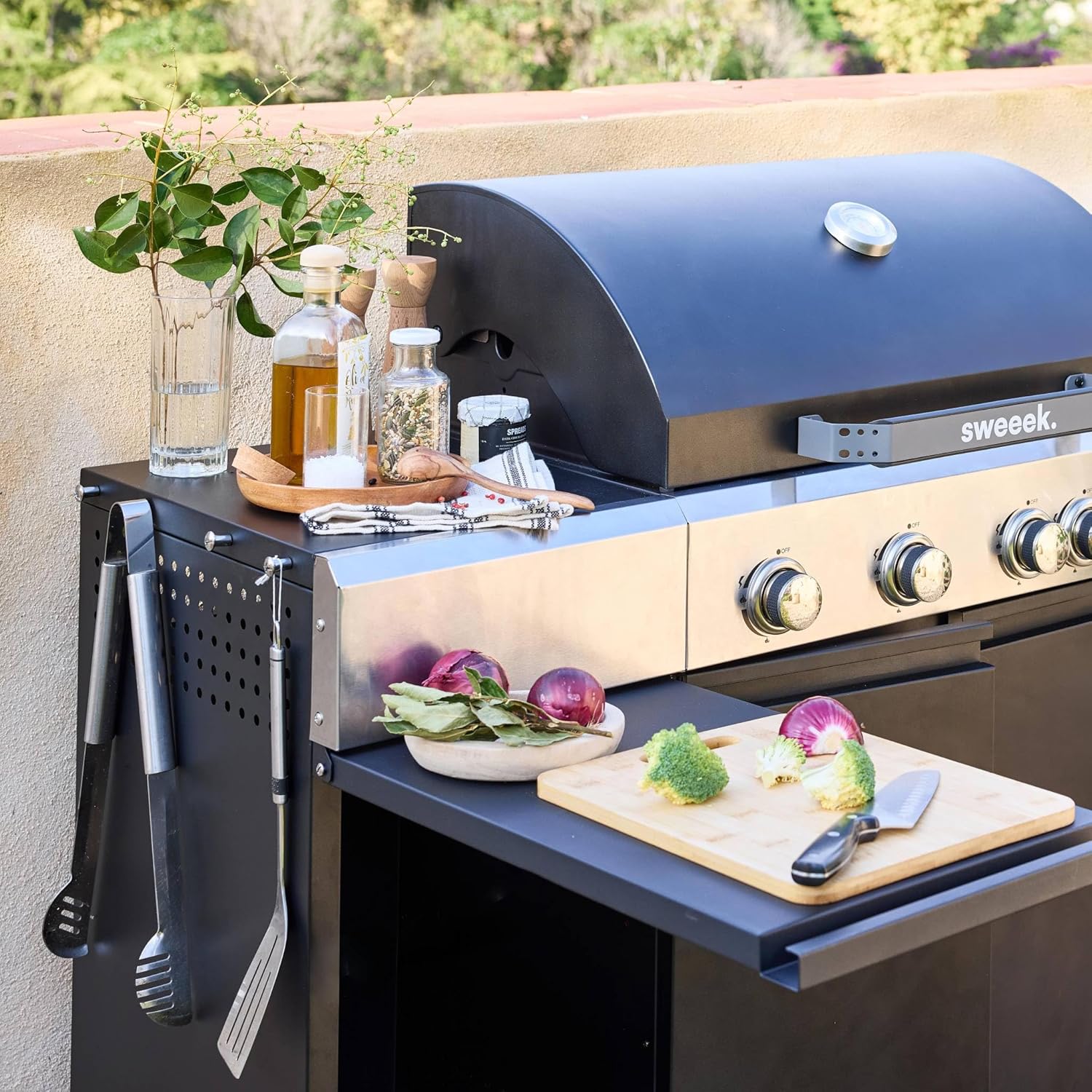 sweeek - Maxim barbecue gaz 4 brûleurs, 145,5x61,5x143,5cm, thermomètre, récupérateur, grille chauffante