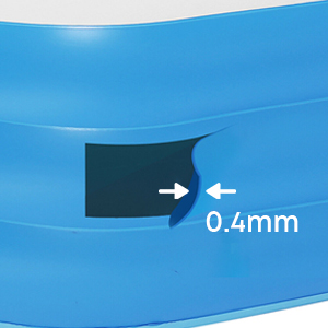 le plastique est un peu plus petit que le plastique.