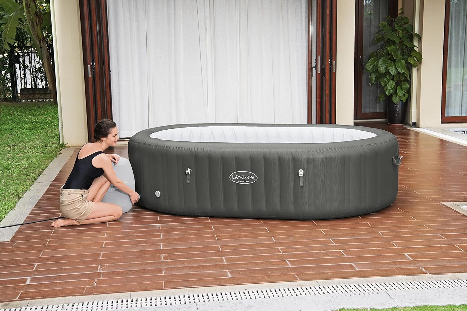 Bestway - Lay-Z-Spa Mauritius Airjet - 270x180x71 cm - 5-7 pers.