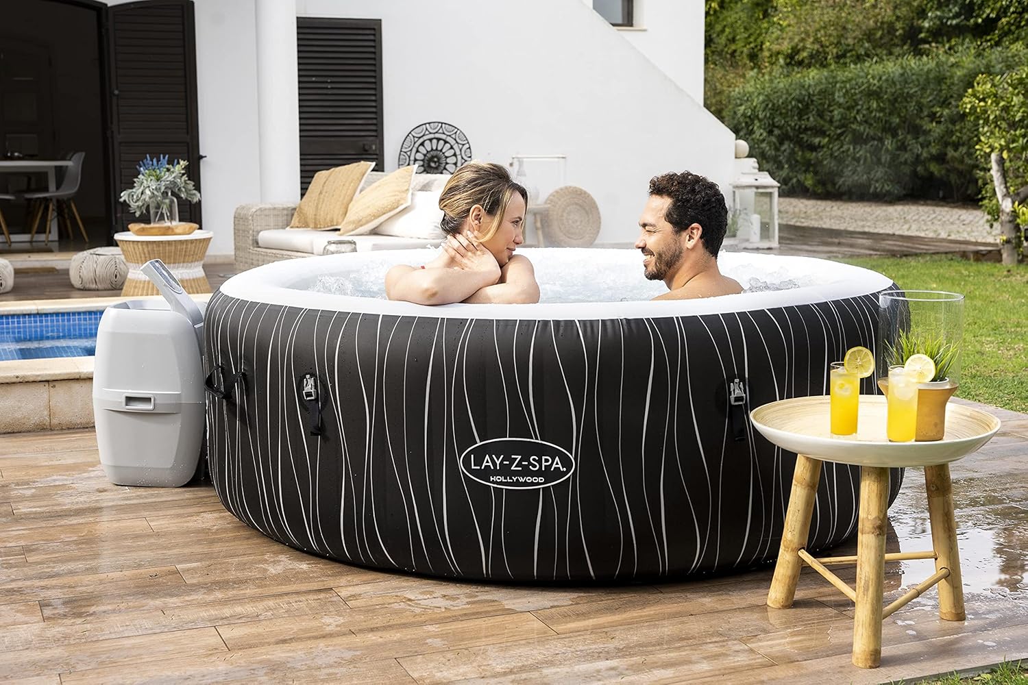 Bestway - LAY-Z-SPA Hollywood - 196x66cm - 4-6 personnes, Airjet