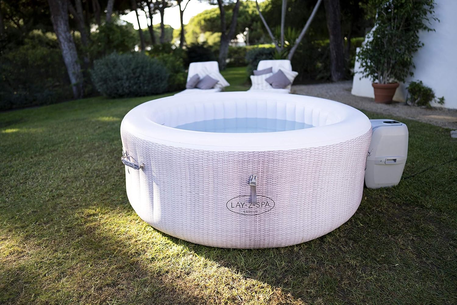 Spa Gonflable Lay-Z-Spa® Cancun Airjet Rond 2 à 4 Personnes, 180 x 66 cm, 120 Jets d'air, Couverture Isolante, Filtration à Cartouche, diffuseur Chemconnect