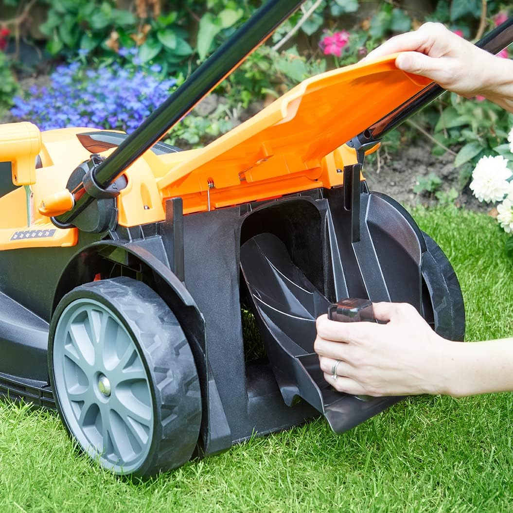 LawnMaster - CLMF2437G - 37cm, 24V, 2x4.0Ah, 6 niveaux, 300m², 40L